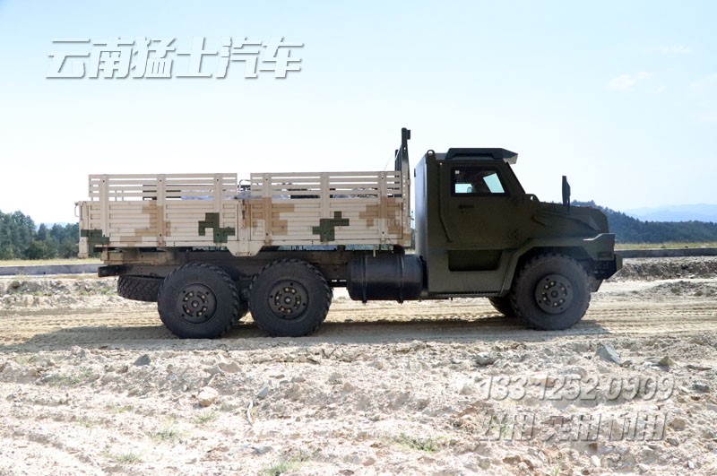 六驅(qū)裝甲車(chē),EQ2100,越野卡車(chē),防護(hù)型卡車(chē),底盤(pán)性能檢測(cè)