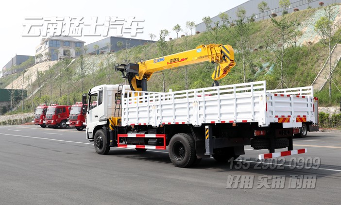 徐工10噸隨車吊,隨車吊改裝廠家,四節(jié)臂直臂吊,東風(fēng)底盤隨車吊,SQ10SK3Q隨車起重運輸車,10噸四節(jié)臂吊機
