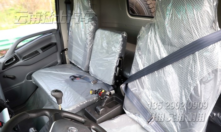 5噸自卸貨車,6*6越野自卸汽車,東風山貓,自卸卡車出口,六驅(qū)輕型卡車,新款自卸