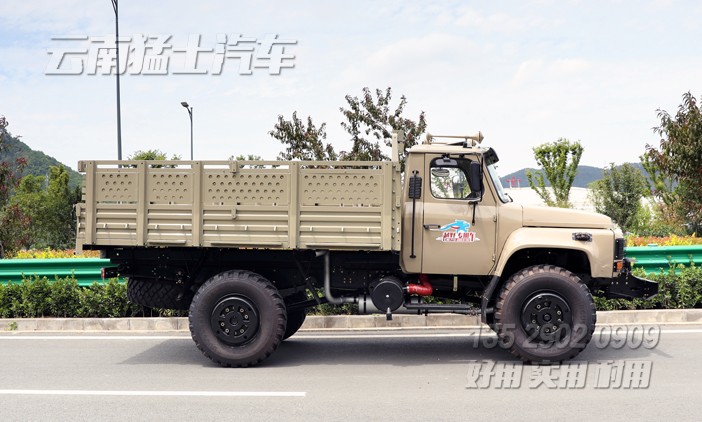 4*4尖頭駕駛室,東風(fēng)長(zhǎng)頭2.5噸,越野長(zhǎng)途卡車,絞盤(pán)出口越野車,越野載貨卡車