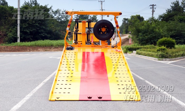 3噸清障車,一拖二清障車,轎車拖運,故障車清理,應(yīng)急搶修車,半落地直板清障車,救援車廠家