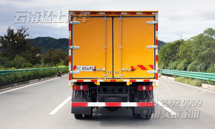 5噸廂式車(chē),東風(fēng)輕卡,集裝箱貨車(chē),4*2小型廂式運(yùn)輸車(chē)