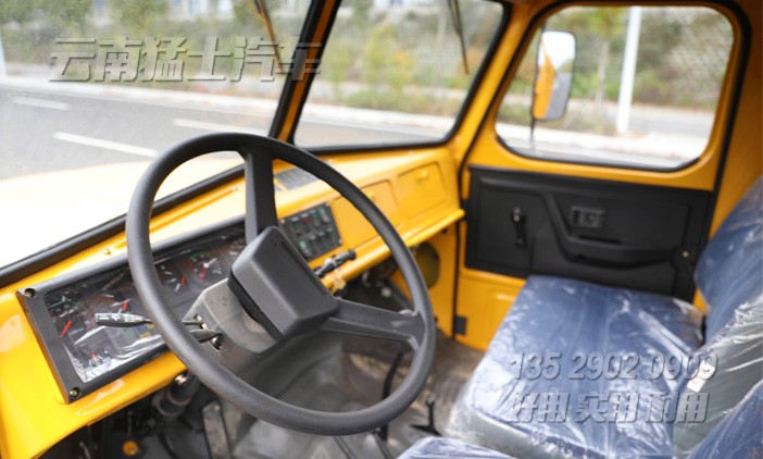 長(zhǎng)鼻子卡車,雙擋風(fēng)玻璃,越野運(yùn)輸車,EQ240,東風(fēng)經(jīng)典6x6