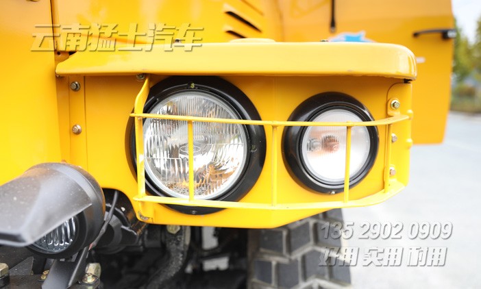 長(zhǎng)鼻子卡車,雙擋風(fēng)玻璃,越野運(yùn)輸車,EQ240,東風(fēng)經(jīng)典6x6